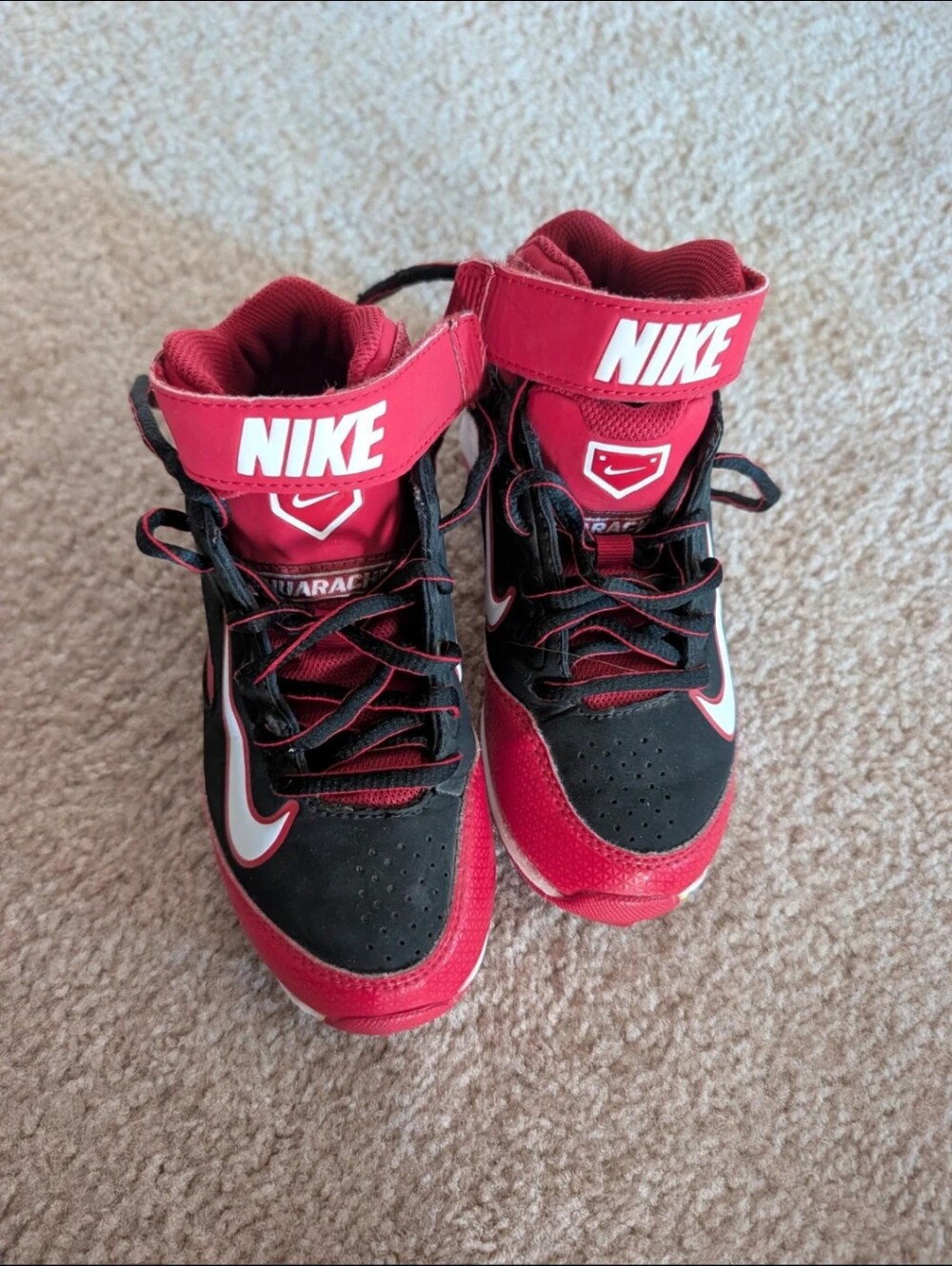 Nike Black red baseball cleats Huarache 13C